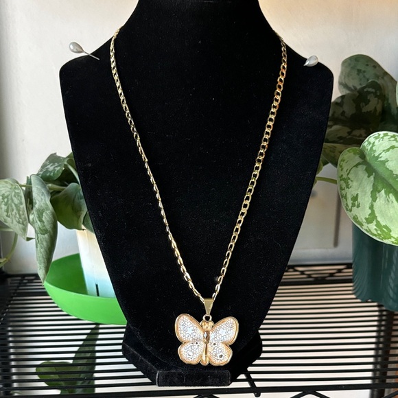 Jewelry - Gold Butterfly Pendant Necklace